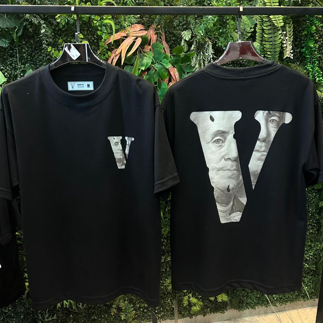 CAMISETA OVERSIZED LV 259 PRETA