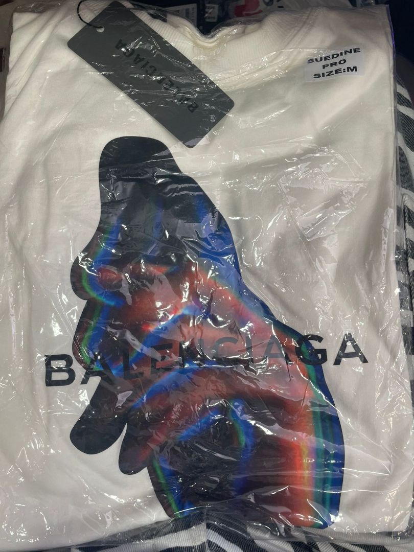 CAMISETA OVERSIZED BALENCIAGA 393 OFF