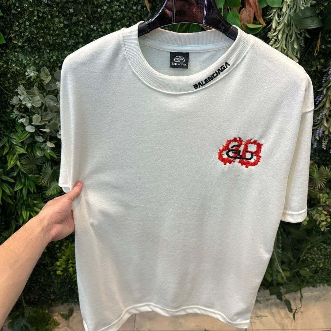 CAMISETA OVERSIZED BALENCIAGA 249