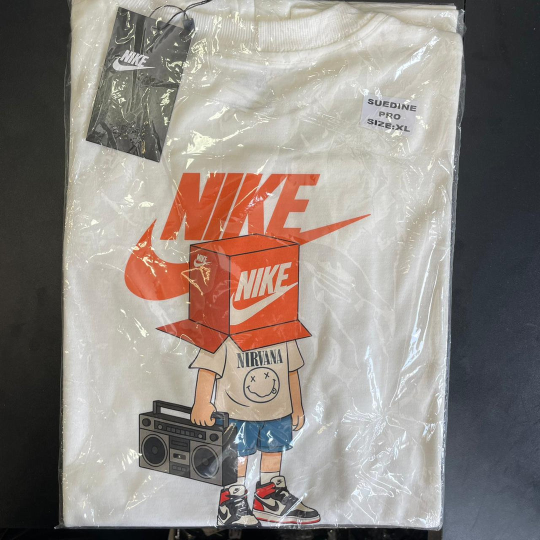 CAMISETA OVESIZED NIKE 178