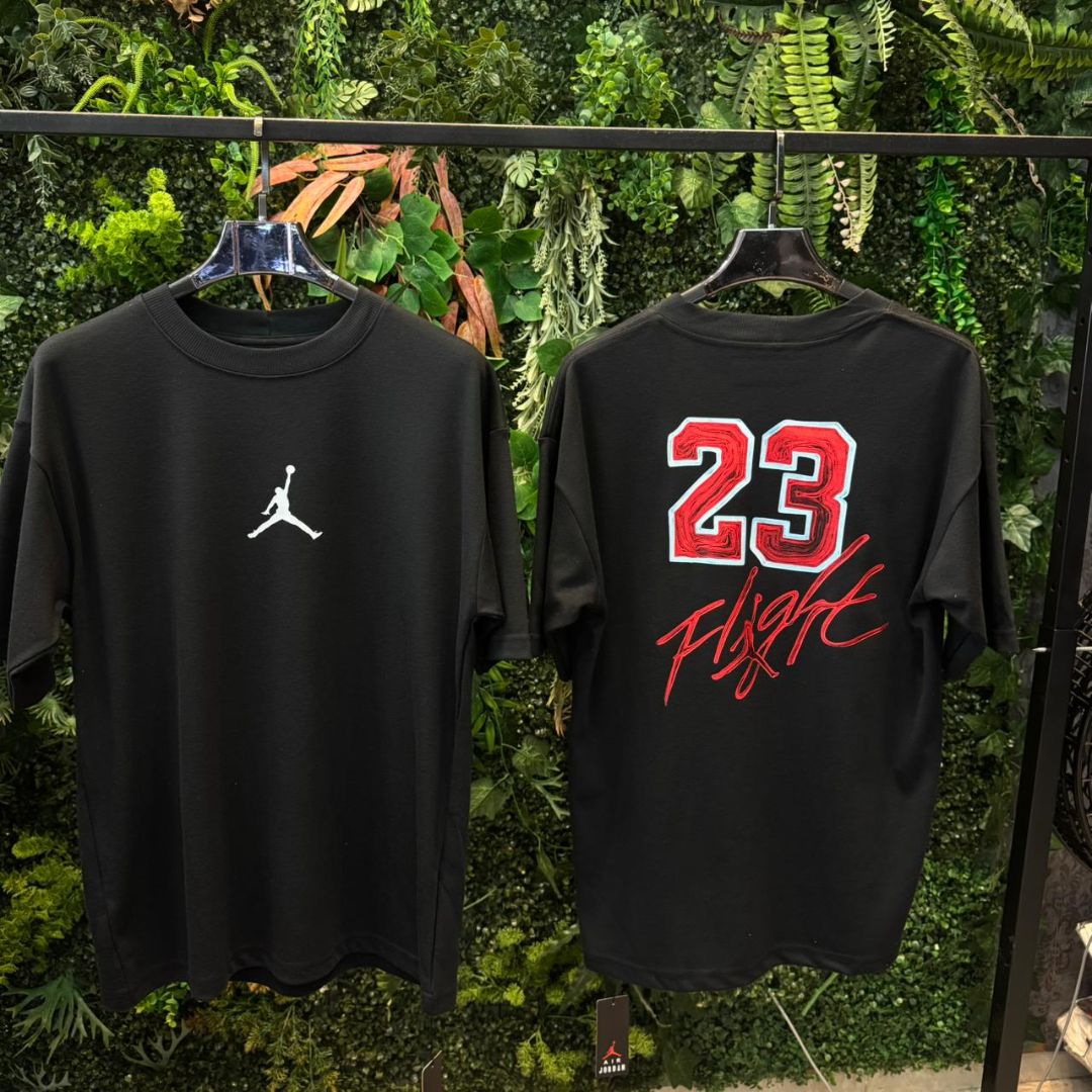 CAMISETA OVERSIZED JORDAN 608 PRETA