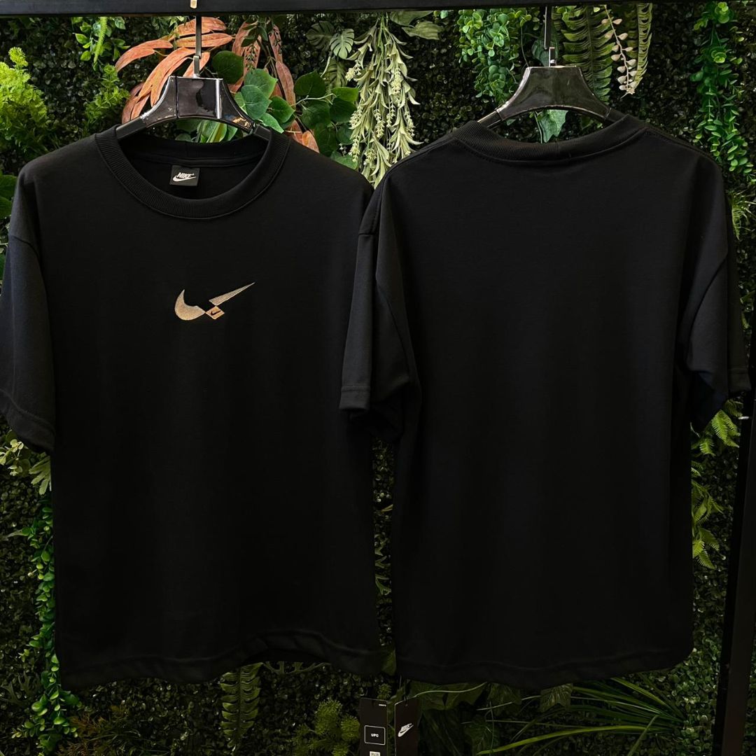 CAMISETA OVERSIZED NIKE 887 PRETA