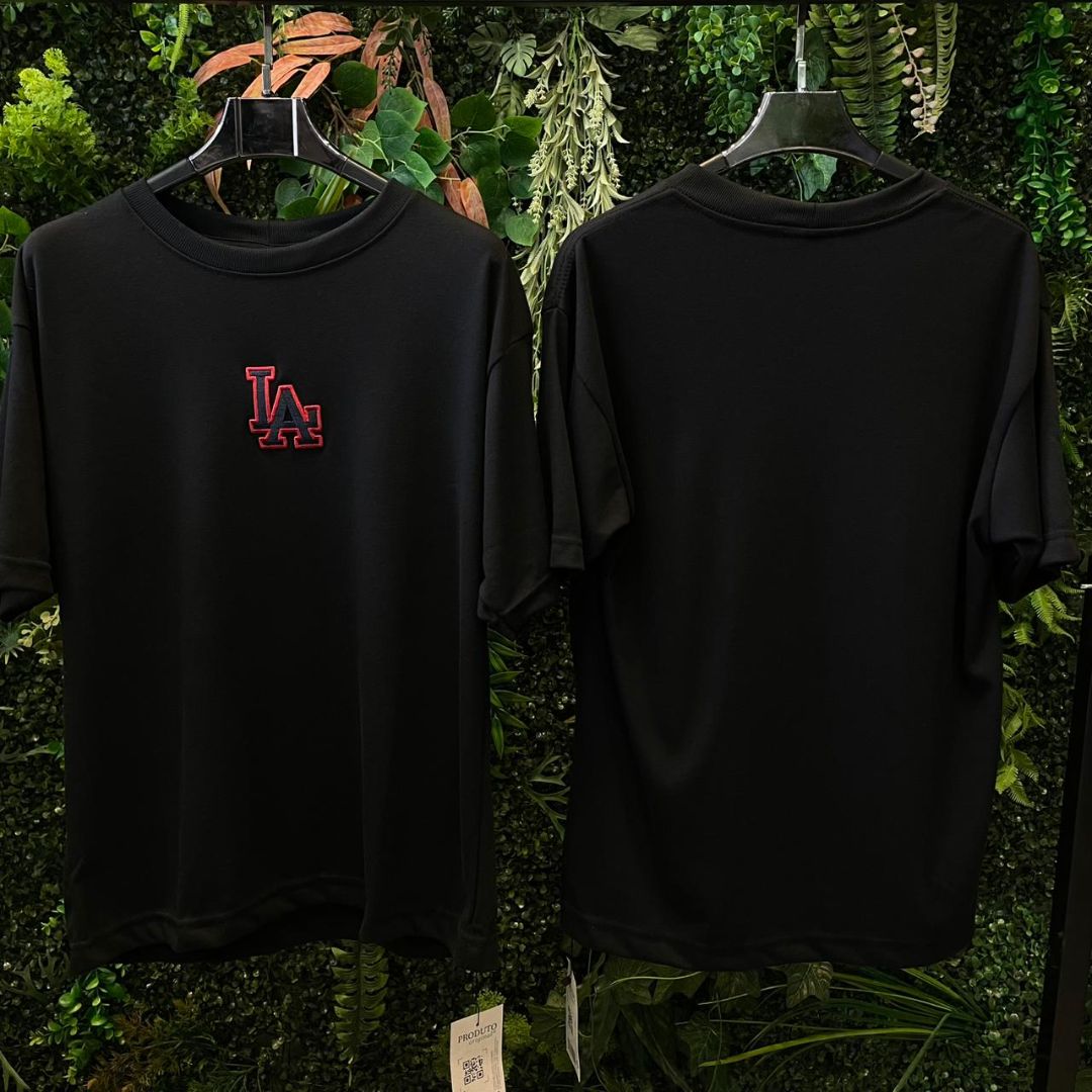 CAMISETA OVERSIZED LA 888 PRETA