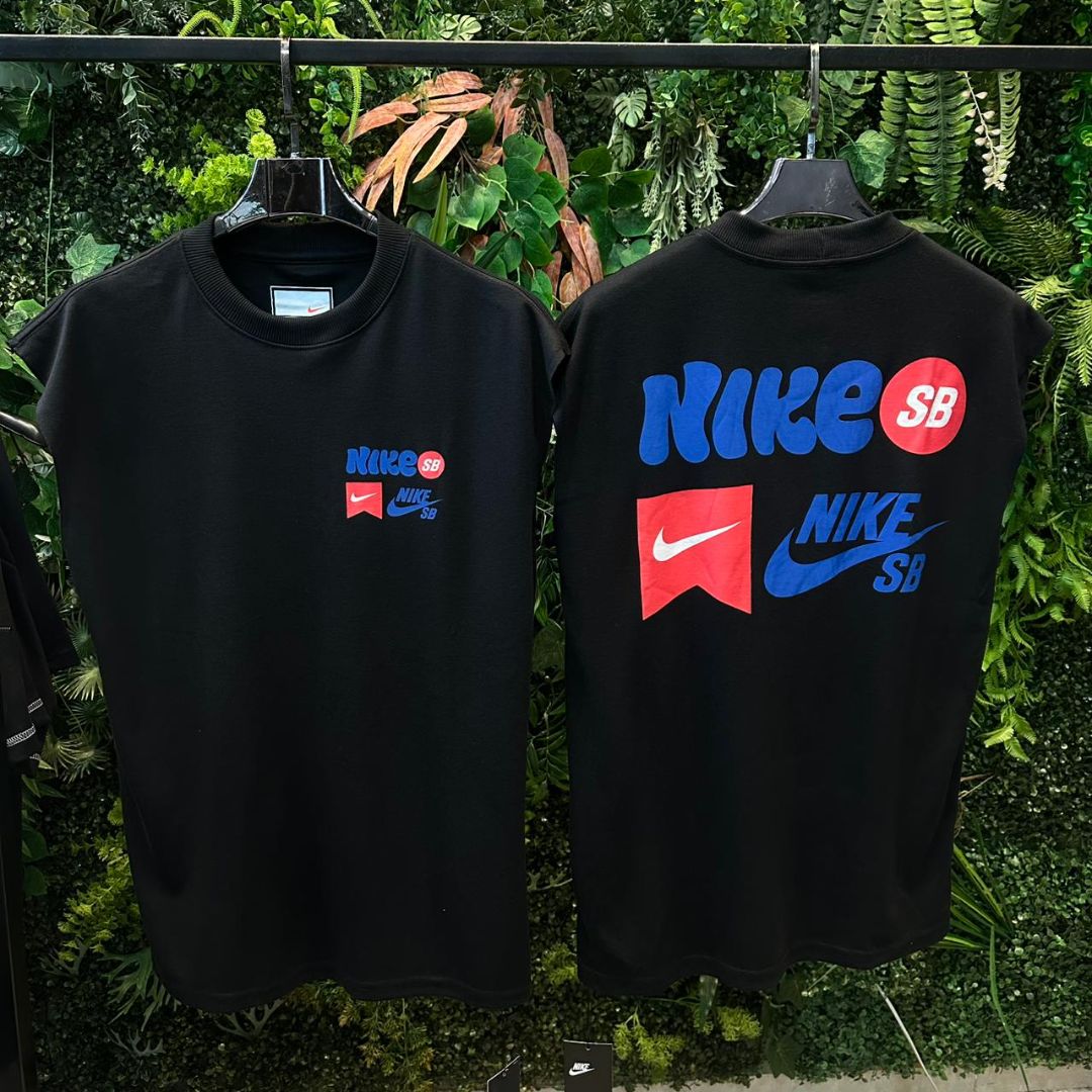 OVERSIZED REGATA NIKE 485 PRETA